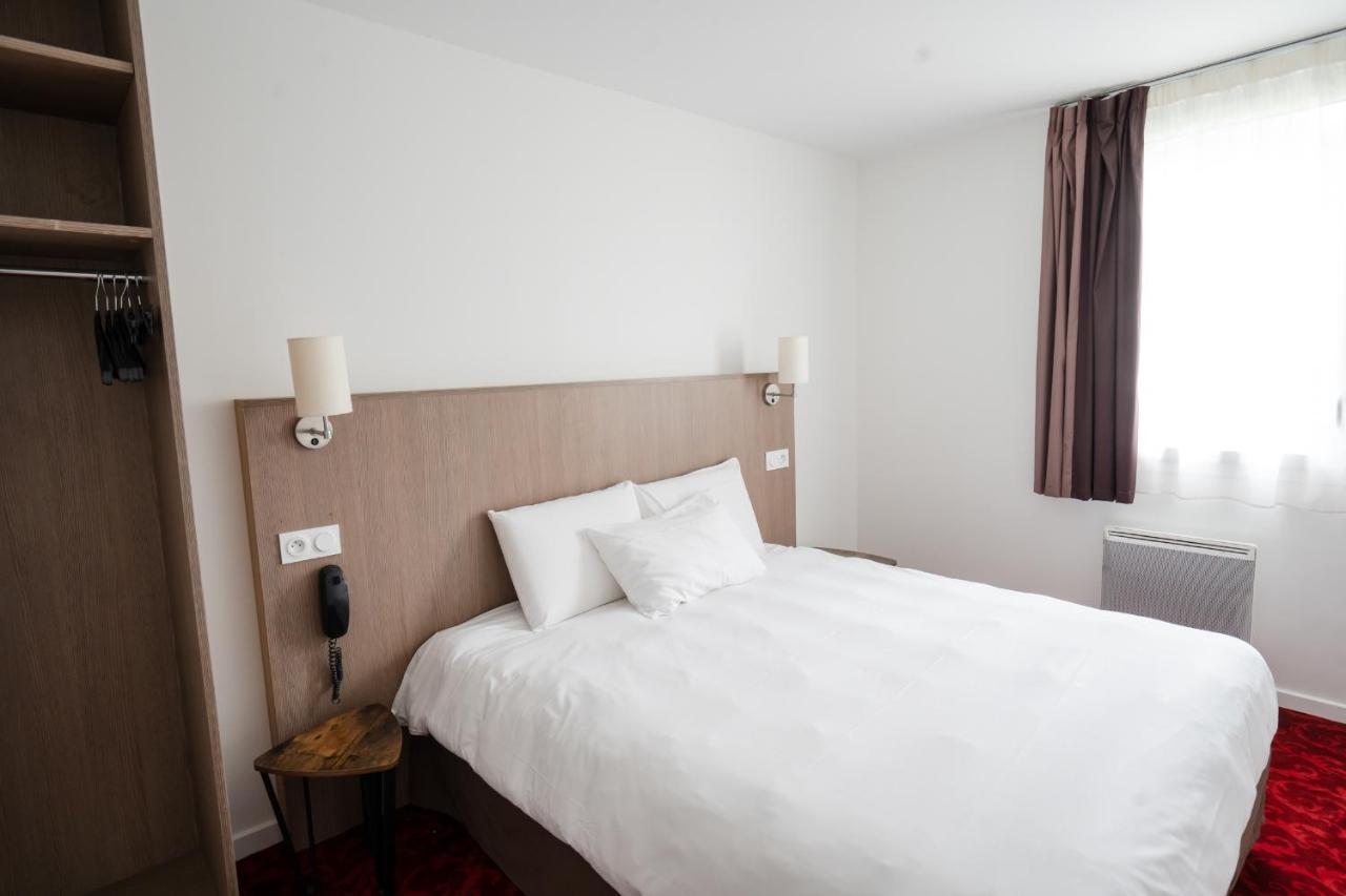 Brit Hotel Essentiel Cholet Esterno foto