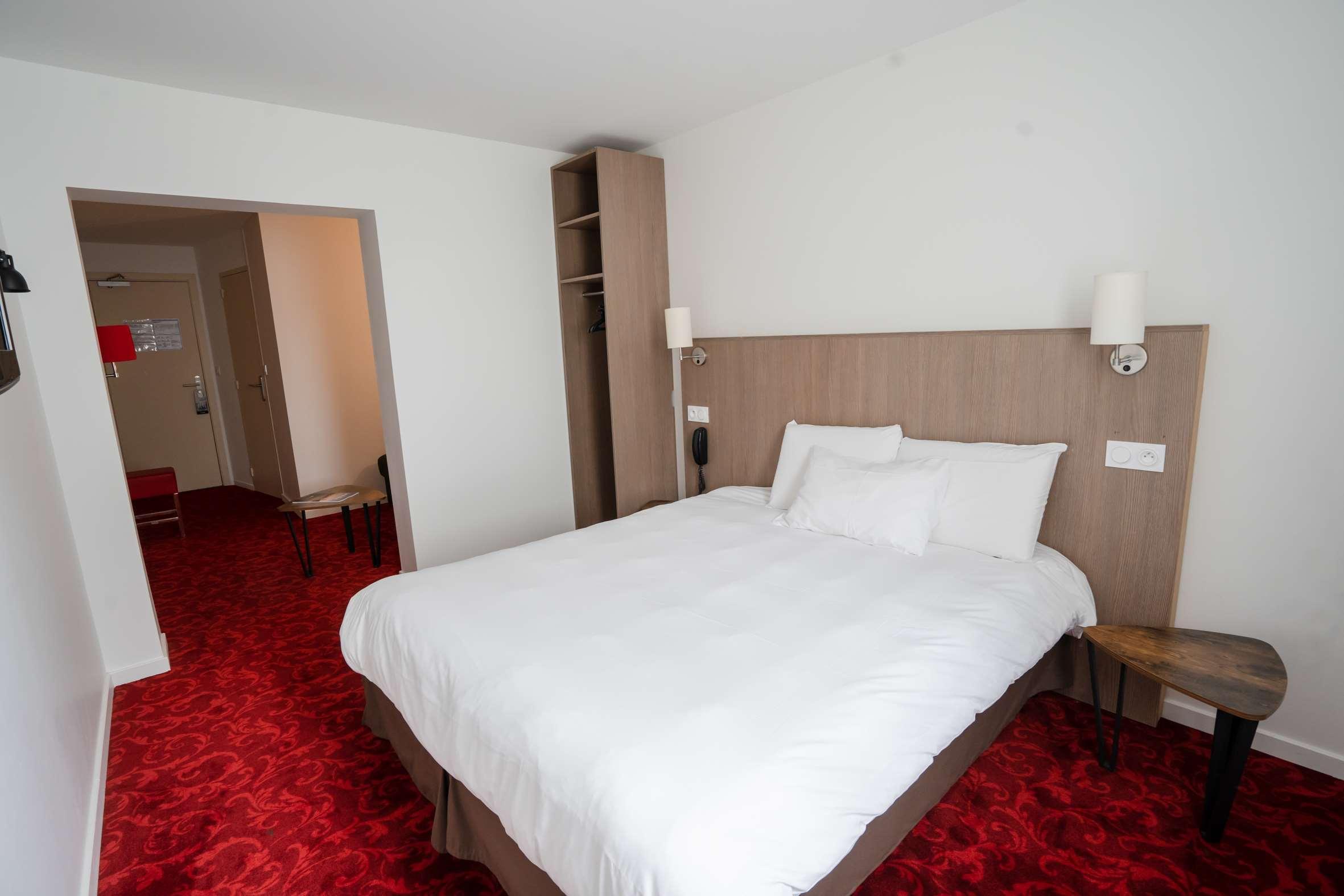 Brit Hotel Essentiel Cholet Esterno foto