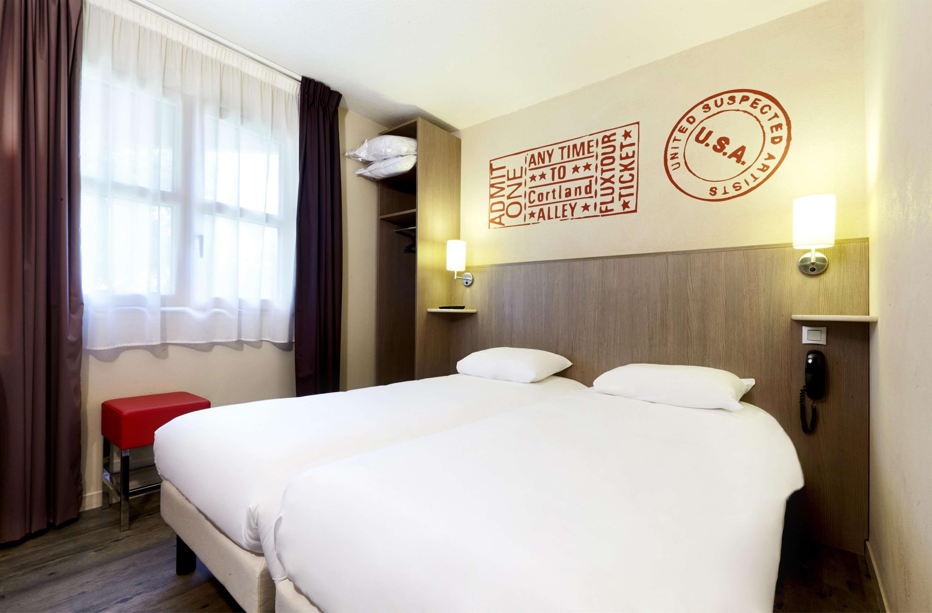 Brit Hotel Essentiel Cholet Esterno foto