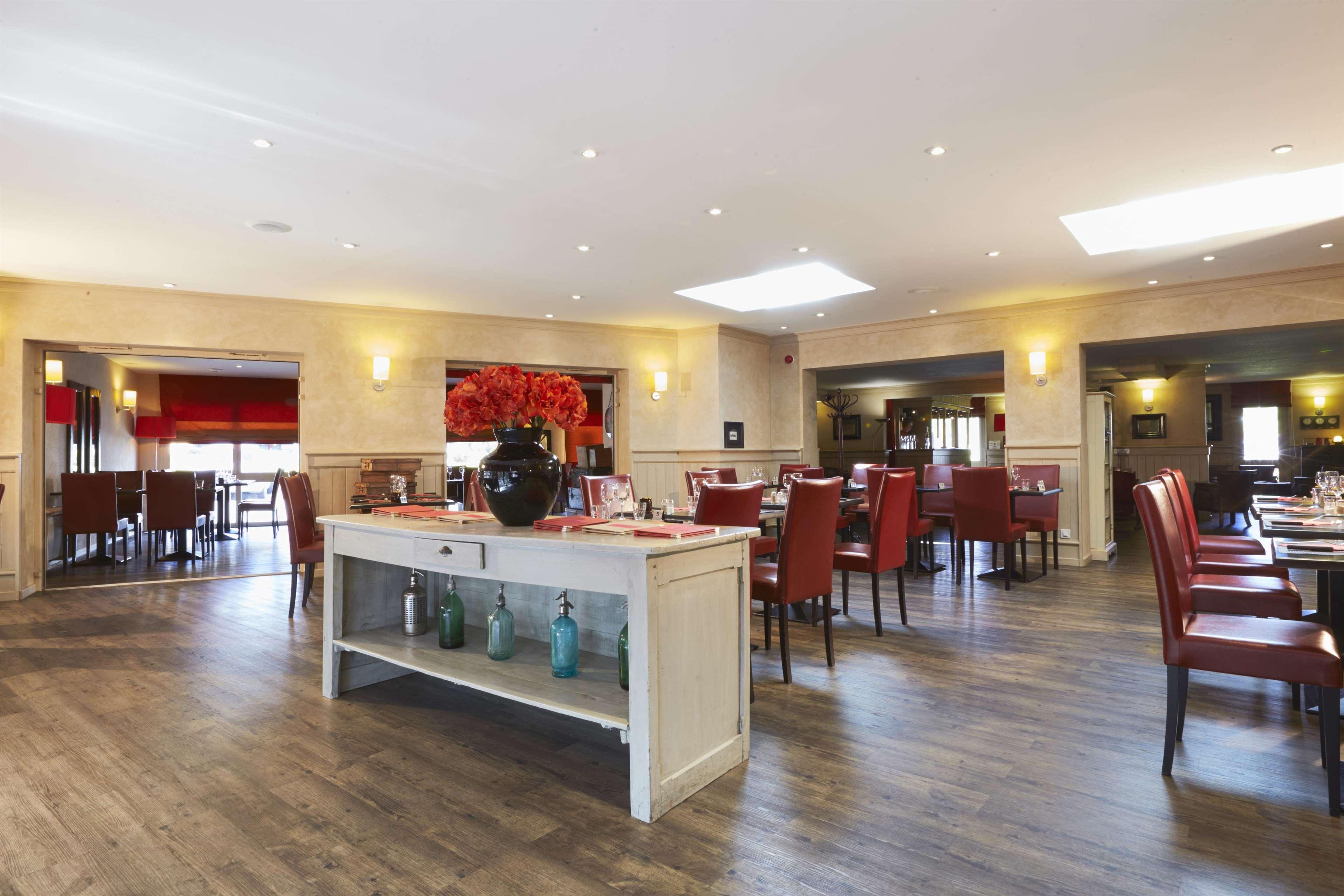 Brit Hotel Essentiel Cholet Esterno foto