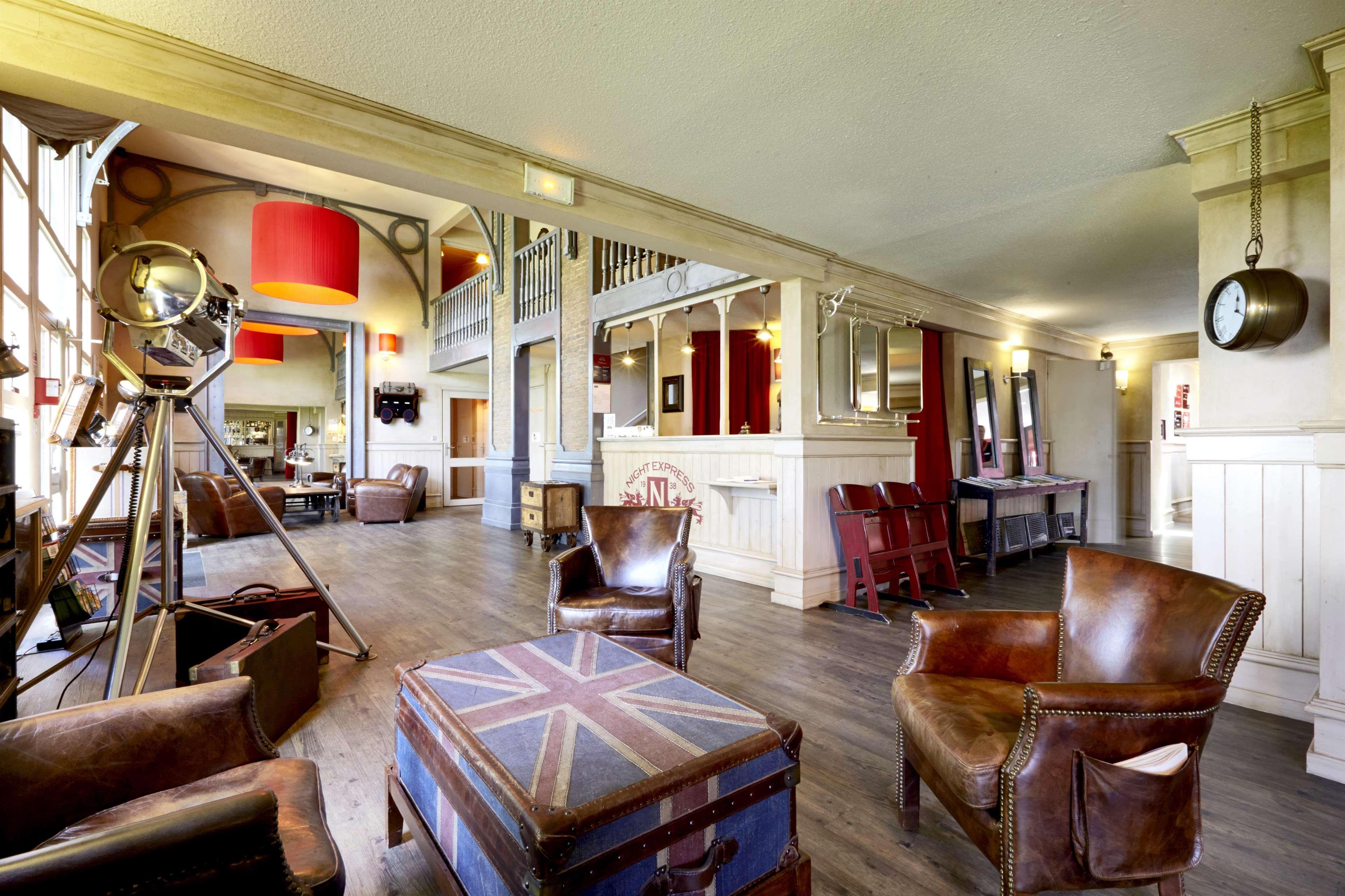 Brit Hotel Essentiel Cholet Esterno foto