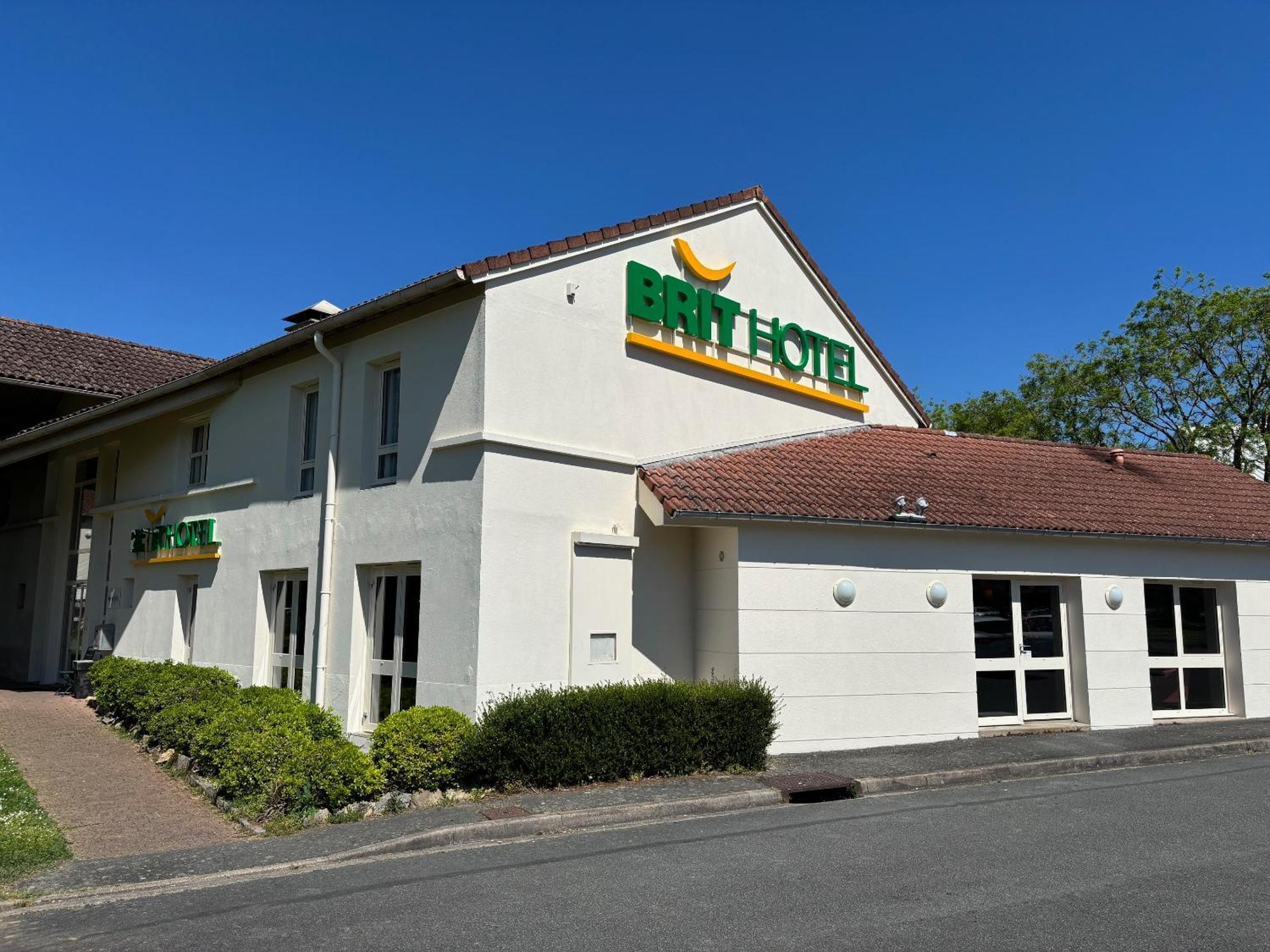 Brit Hotel Essentiel Cholet Esterno foto