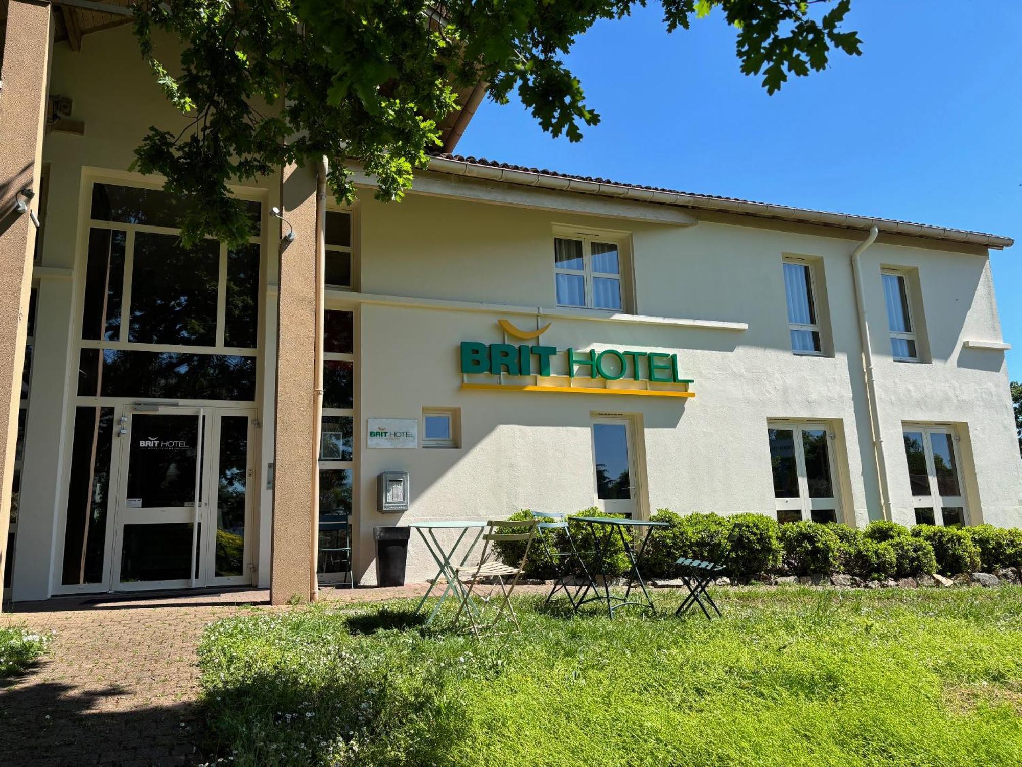 Brit Hotel Essentiel Cholet Esterno foto